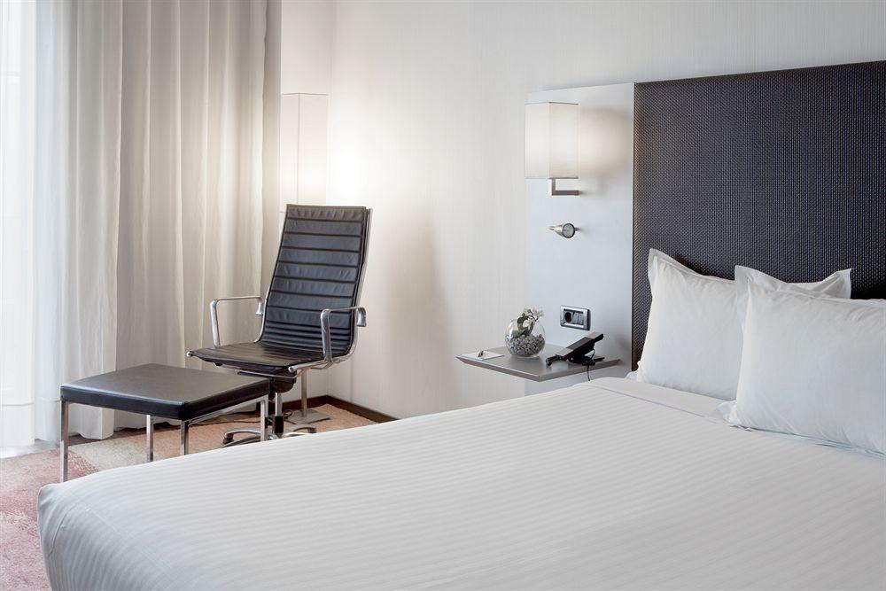 Ac Hotel Burgos By Marriott Exteriör bild