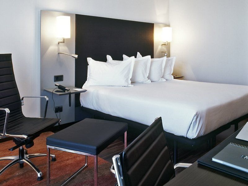 Ac Hotel Burgos By Marriott Rum bild